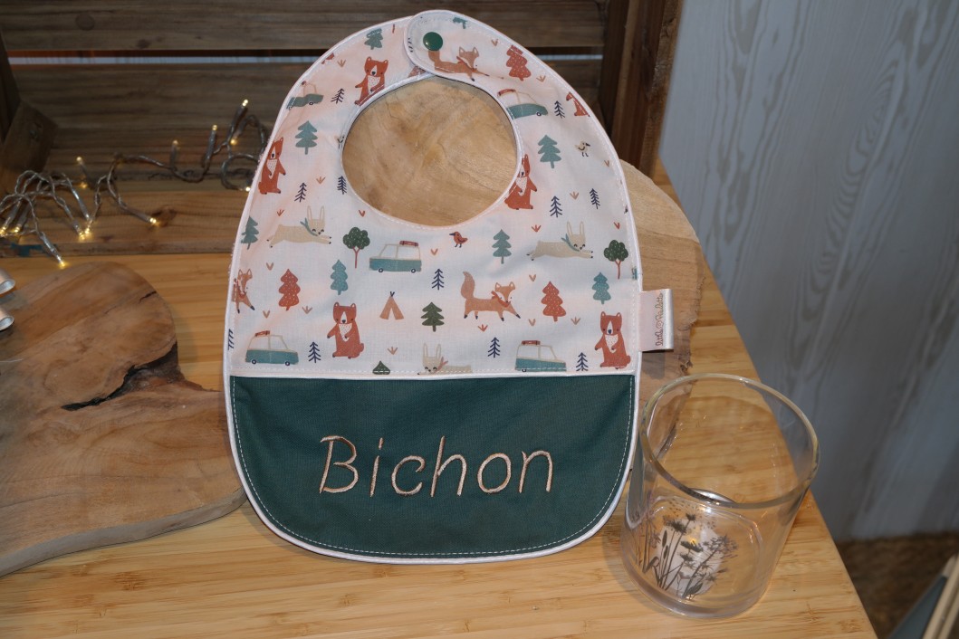 Bavoir brodé Animaux de la forêt