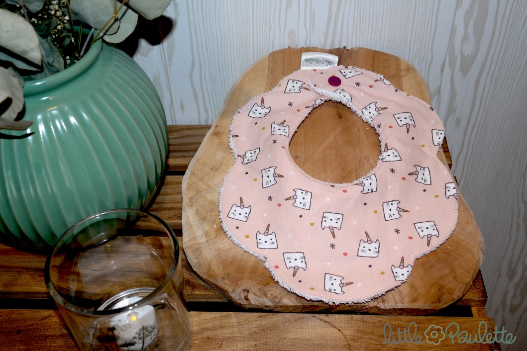 Bavoir fleur Chat