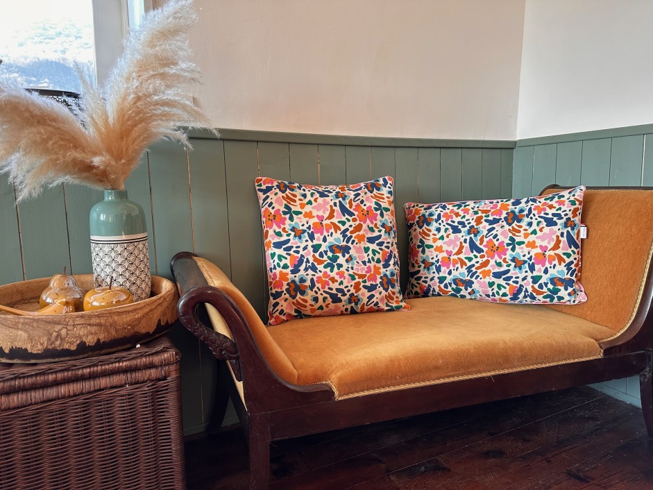 Grand coussin carré fleuri multicolors