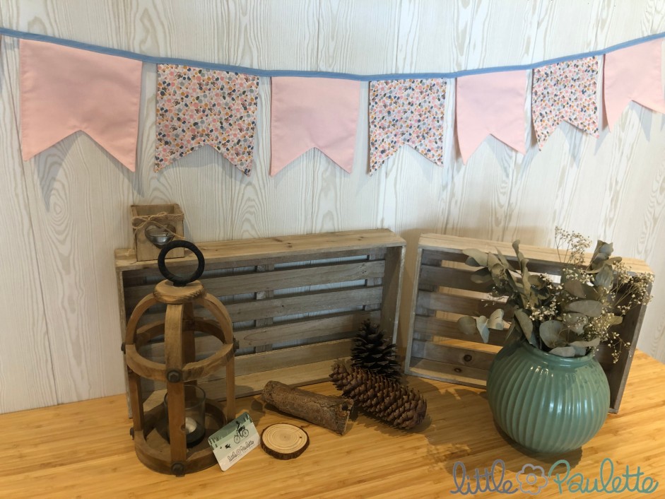 Guirlande de fanions -  Fleurs roses et bleues