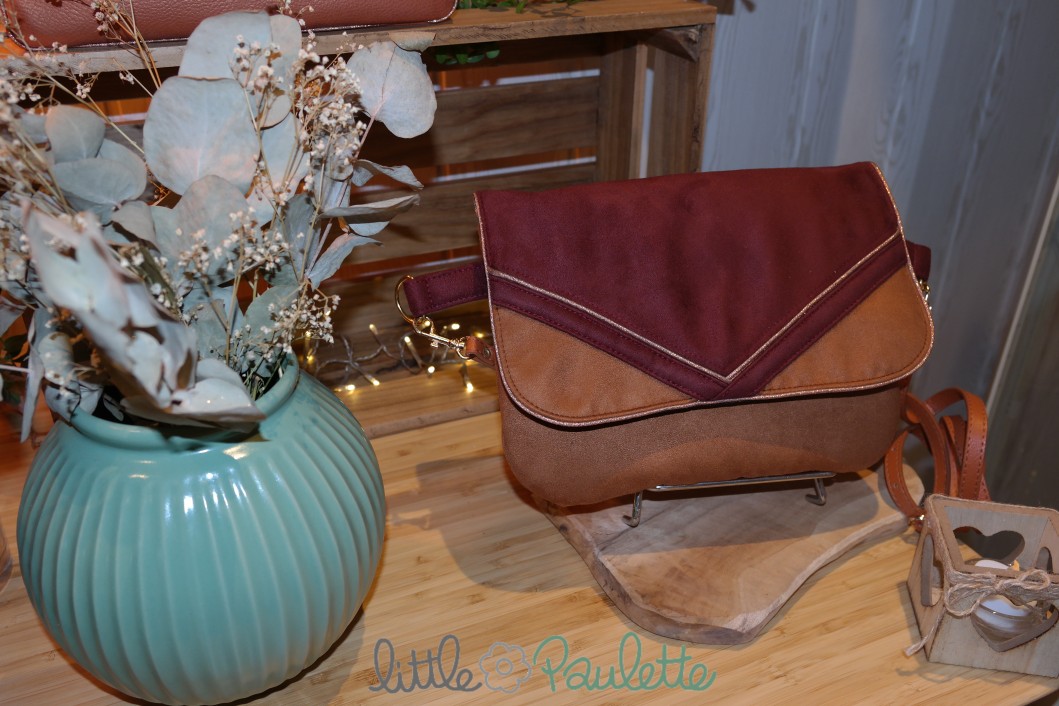 Line - La pochette rouge et marron à rabat